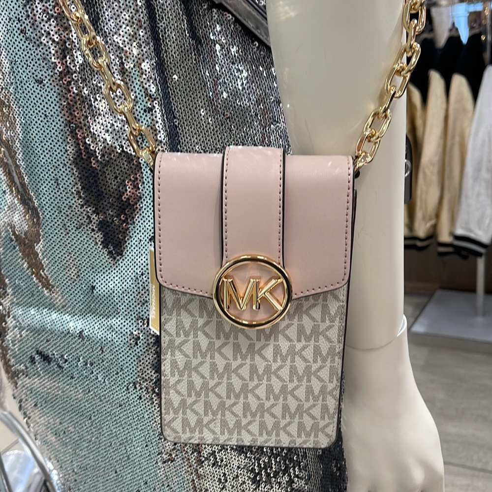 Michael Kors Carmen Small Logo Smartphone Crossbody Bag
Powder Blush Multi
NWT - Picture 13 of 16